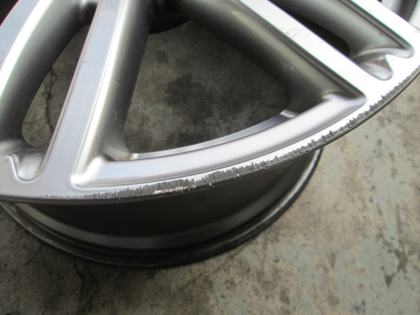 Maserati Ghibli Rear Wheel / Rim -  # 670016860