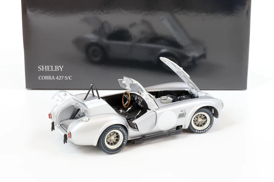 1:18 Kyosho Shelby Cobra 427 S/C Argento Metallico/ Bianco 08047S - Immagine 4 di 4