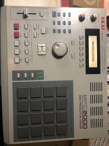 AKAI Pro MPC2000 Midi Music Production Center Classic Studio Gear