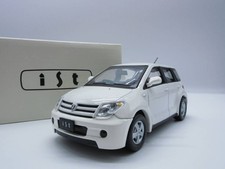 1/24 Toyota First Generation Ist White Color Sample Minicar