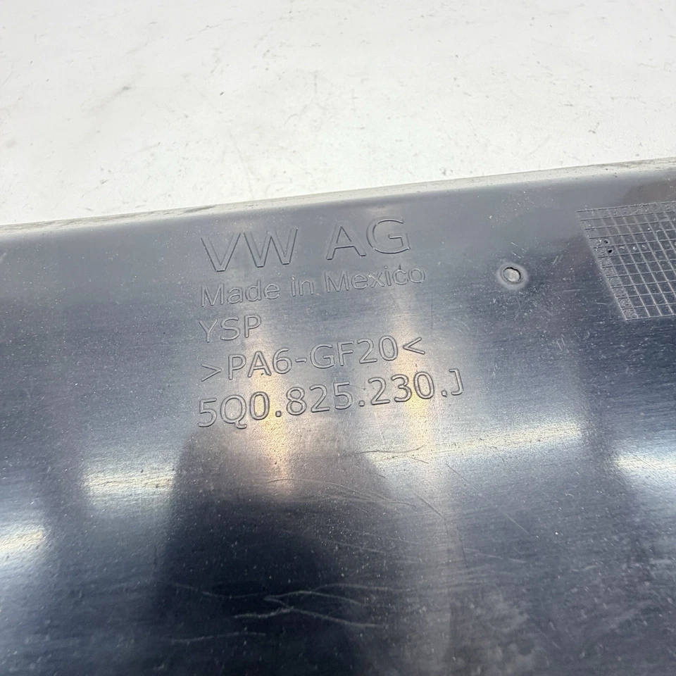 VOLKSWAGEN TIGUAN 2018-24 piso del motor debajo de la carrocería protector contra salpicaduras panel de cubierta OEM Foto 3 de 4