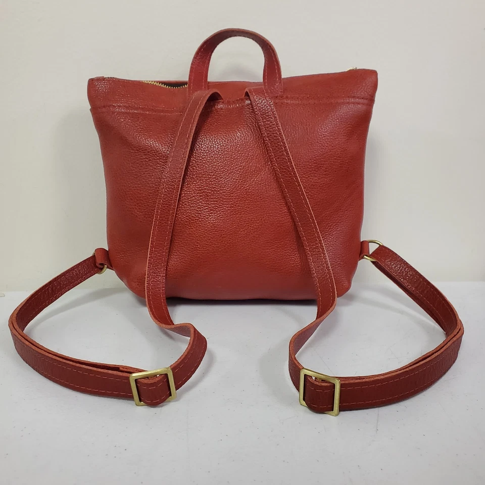 Mochila tote Portland feminina de couro clássica pebbled grampo vermelho cápsula diária - Imagem 2 de 4