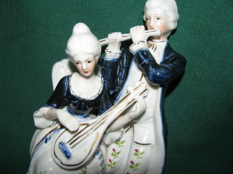 Victorian Lady w/Mandolin & Gentleman w/Flute-Blue & White Figurine-EC