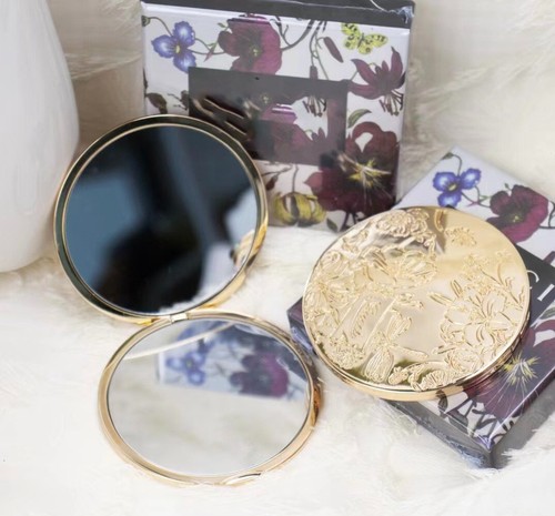 Authentic VIP Gift Novelty Gucci Mirror Makeup Mirror & Gucci Monogram Embossed