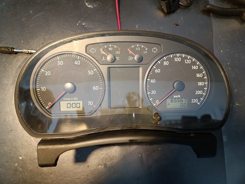 9876 Tacho Kombiinstrument VW Polo 9N VDO 6Q0920803E 65567 km