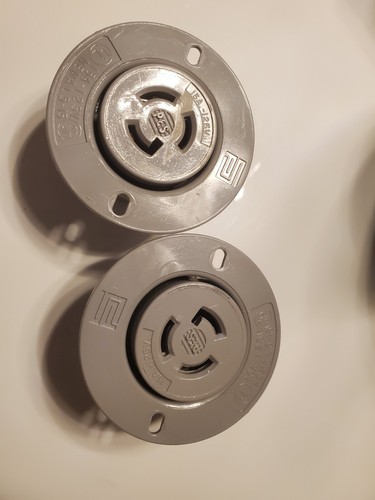 L5-15 NEMA 2 pole 3wire UL Flanged Outlet 15A 125V Locking Connector LOT OF 2