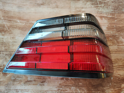 Rückleuchte Lichtscheibe rechts Mercedes W124 C124 1248203666 R original ULO NEU