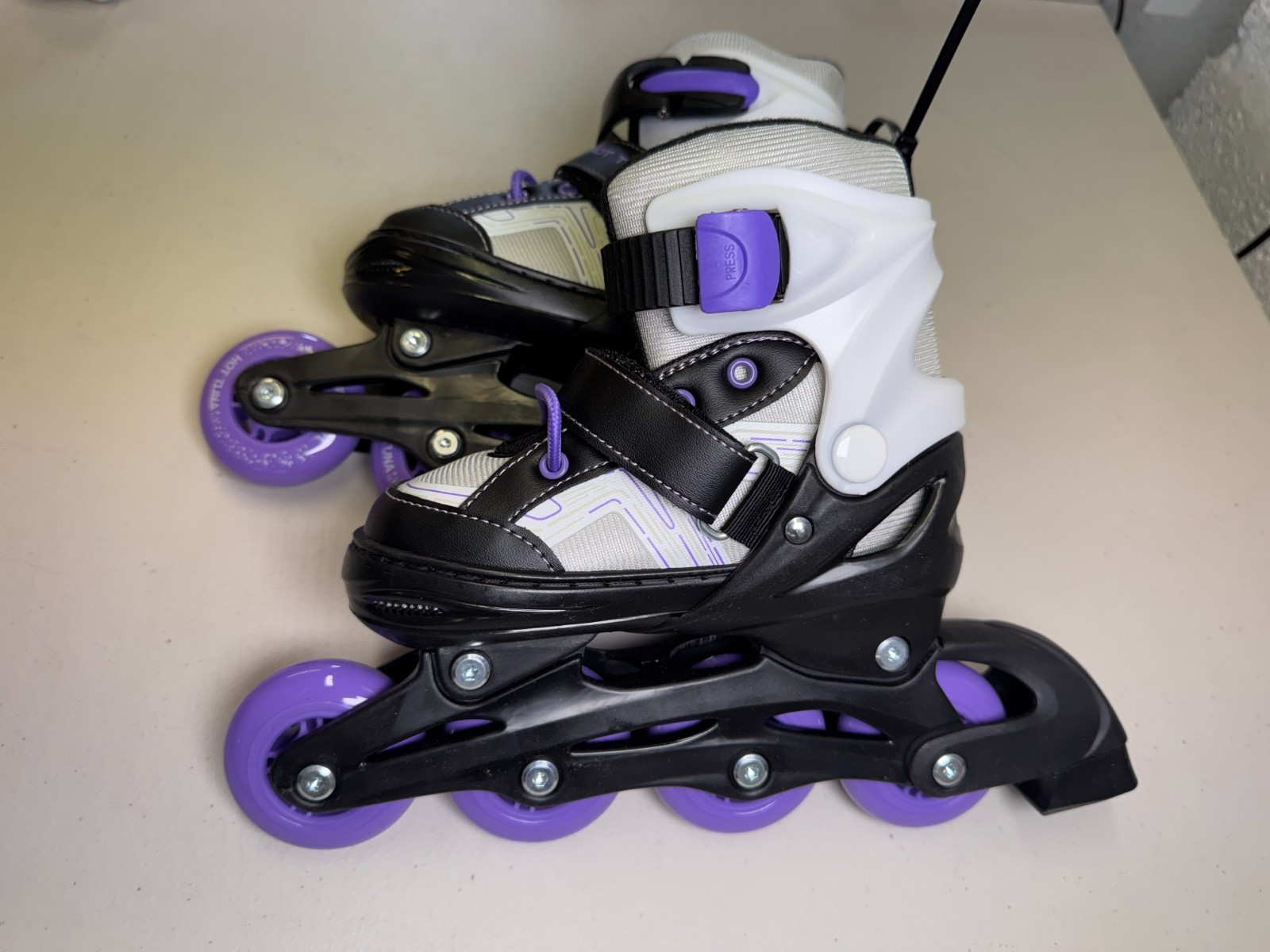 Hot Tuna Piranha Kids Inline Skates UK 1-3.5 EU 32-35 Purple Adjustable