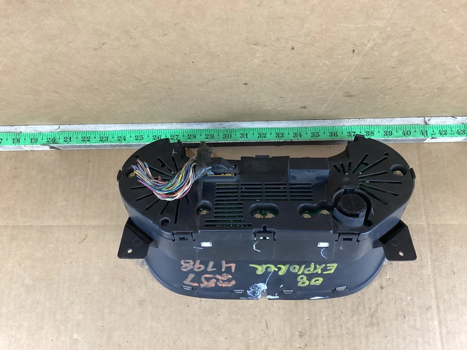 Cuadro de instrumentos velocímetro Ford Explorer 2006-2010 Foto 3 de 4