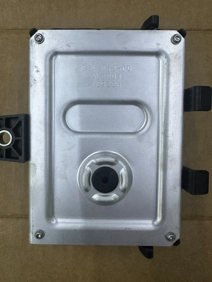 Блок управления топливным насосом 2013 - 2019 Cadillac ATS 22872265 от оригинального производителя - Изображение 4 из 4