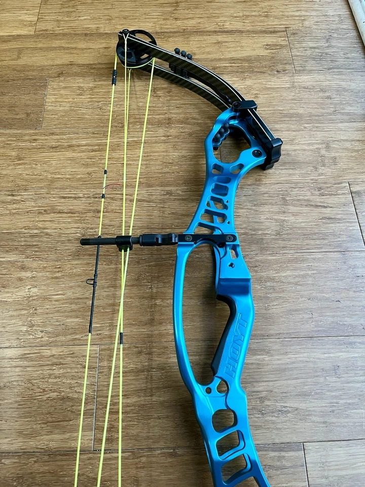 Hoyt Podium X Elite 37 RH 50-60# 28-29” Spiral Pro Cams Competition Target Bow - Image 4 of 4