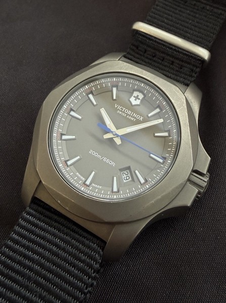 Victorinox Swiss Army INOX - Titanium - Sapphire Crystal - 200m - NATO Strap