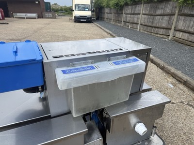 Fettschild 1000 AST-PF Abwasser Fettentfernungsgerät Gewerbe Fettabscheider