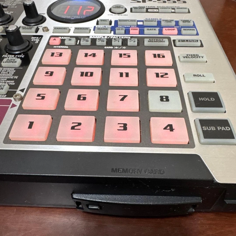 Roland SP-555 Creative Sampler mit Performance Effekten SP-404 606 Neuwertig #4 - Bild 2 von 4