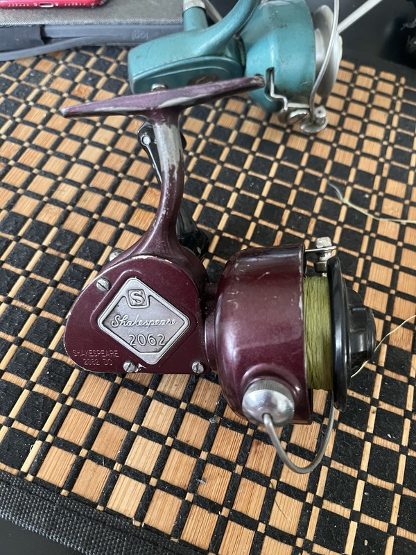 Vintage Shakespeare 2062 Spinning Reel Made In USA