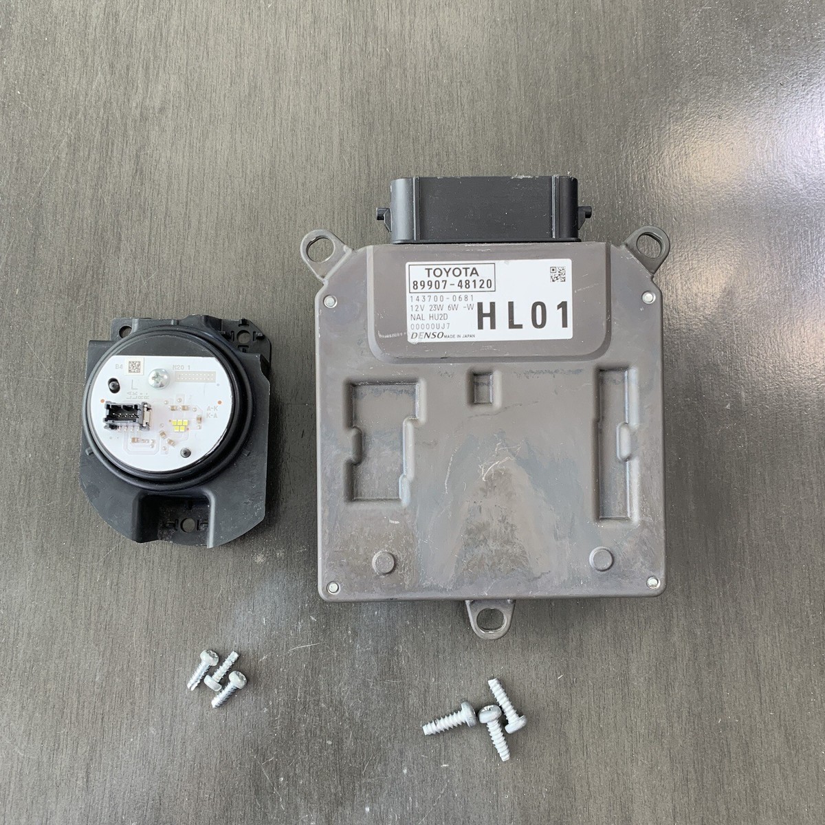 OEM 20-23 Toyota Highlander Adaptive LED Headlight Control