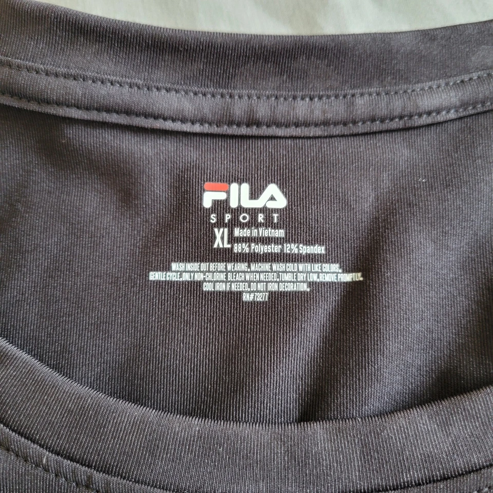 Camiseta de running Fila Sport XL Performance para mujer con bolsillo oculto estampado de guepardo Foto 3 de 4