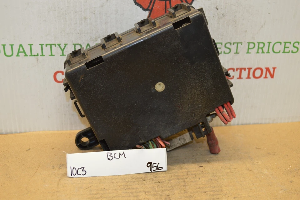 Chevrolet C2500 1995-00 caja de fusibles conexión OEM 12146286 módulo 956-10C3 Foto 2 de 4