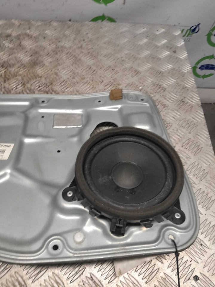 VOLVO V70 WINDOW REGULATOR/MECH ELECTRIC (FRONT PASSENGER SIDE) 30661065 07-15 - Imagem 4 de 4