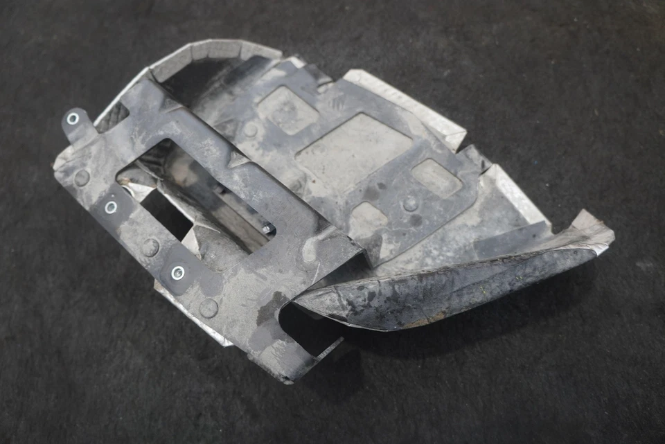 Rear Right Tail Light Bracket Mount 407945568A Lamborghini Gallardo Spyder 2008 - Image 2 of 4
