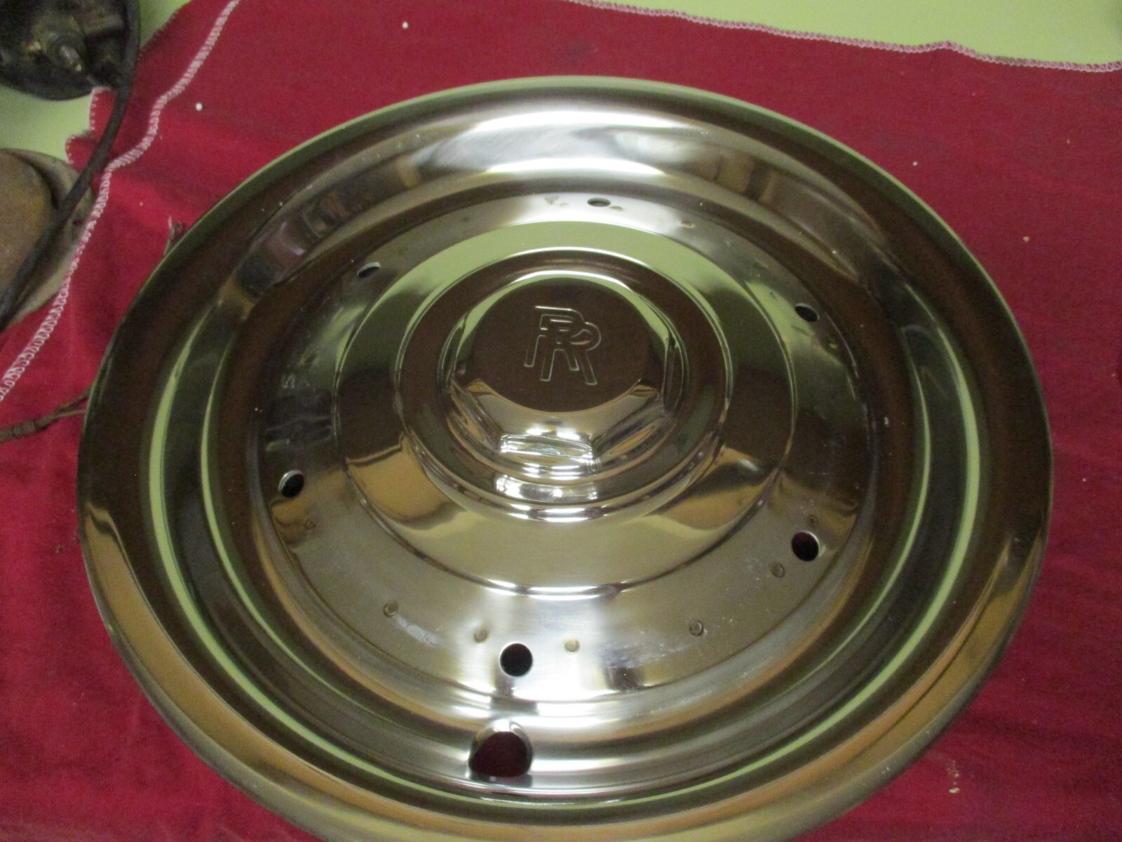 Rolls Royce Silver Cloud wheel covers or hub caps set of two UG4363 hubcaps NOS