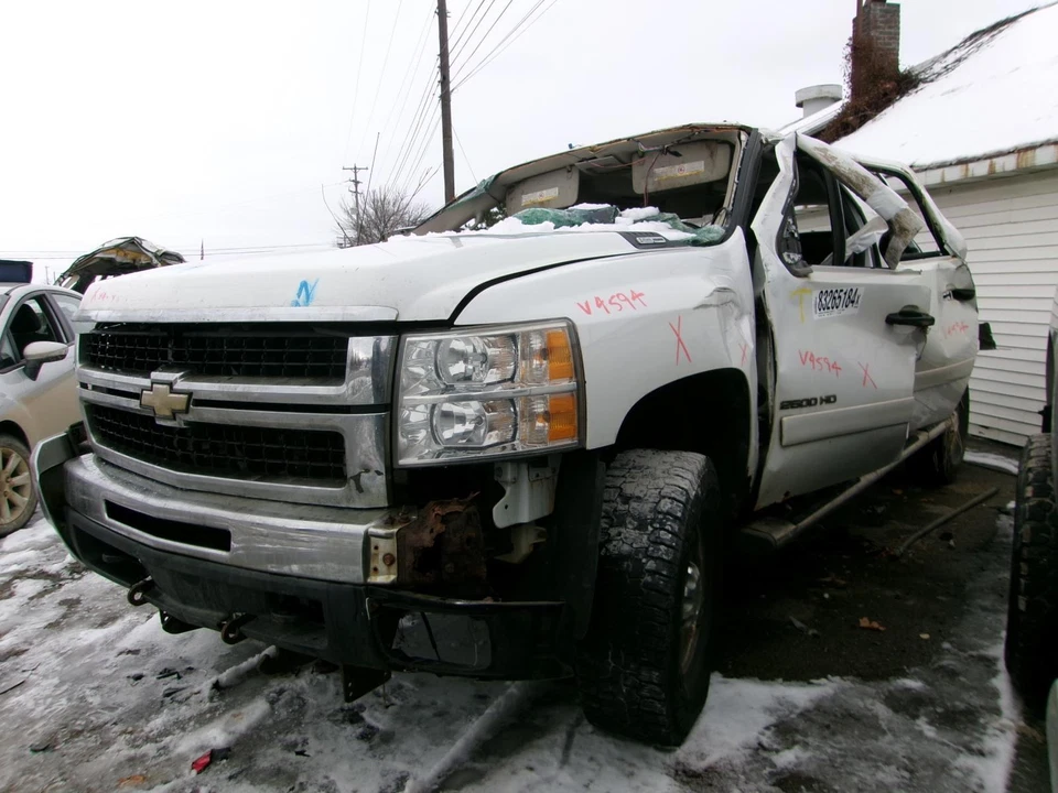Used Front Left Door Interior Trim Panel fits: 2007 Chevrolet Silverado 2500 pic — 第 2/4 张图片