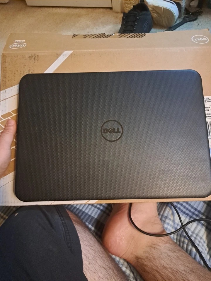 Dell Inspiron 15 3531 Foto 2 de 2