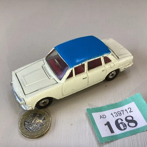 VINTAGE 1960'S DINKY TOYS 135 TRIUMPH 2000 WHITE/BLUE DIECAST MODEL CAR