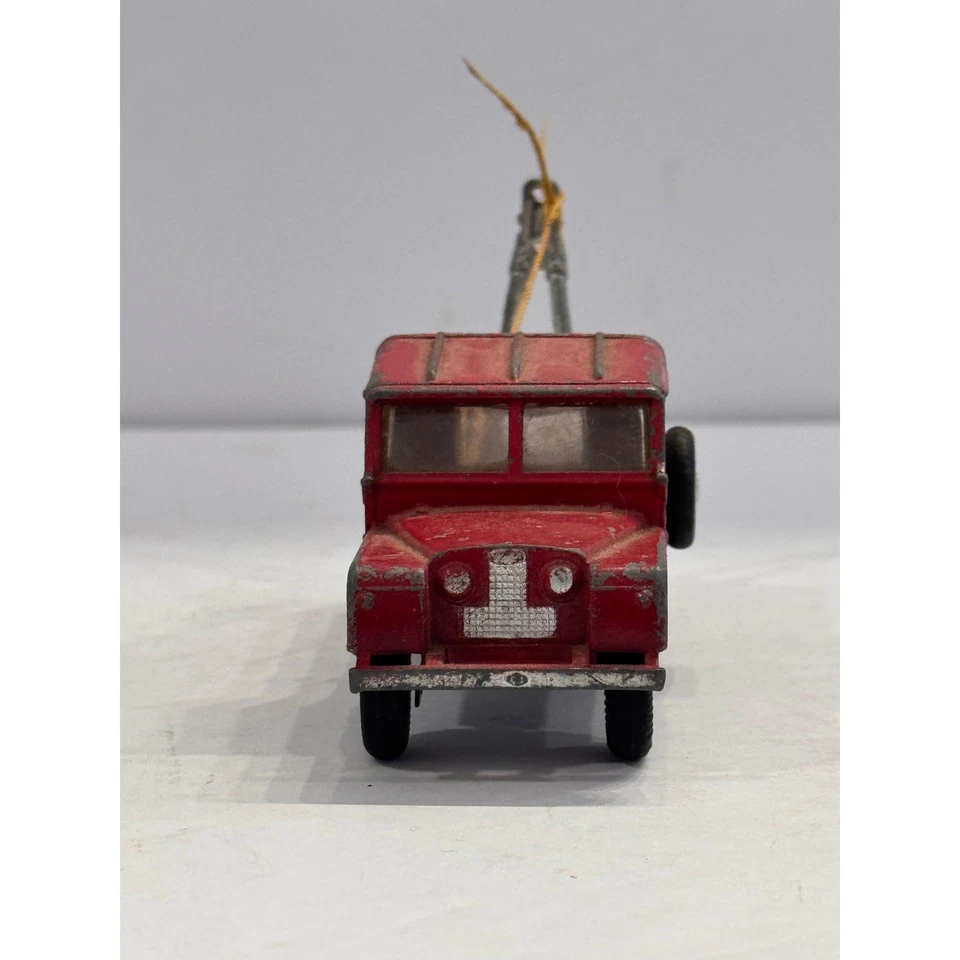 Corgi Toys Red Land Rover Pickup Truck Tow Truck Diecast Metal 109 - Image 2 of 4