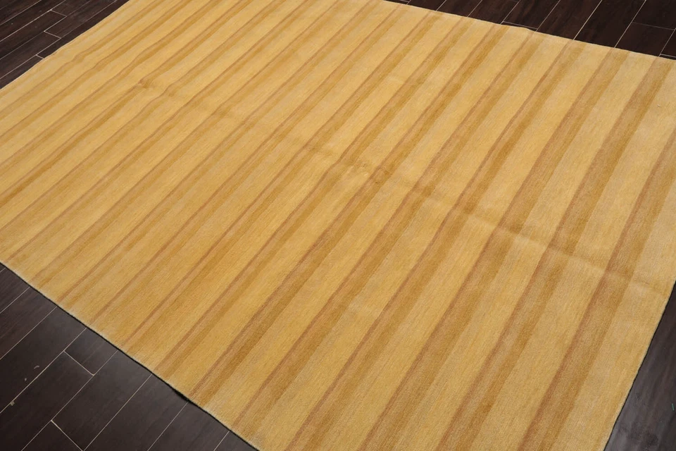 Alfombra de lana a rayas moderna tibetana anudada a mano dorada de 6' x 8'11"" Foto 4 de 4