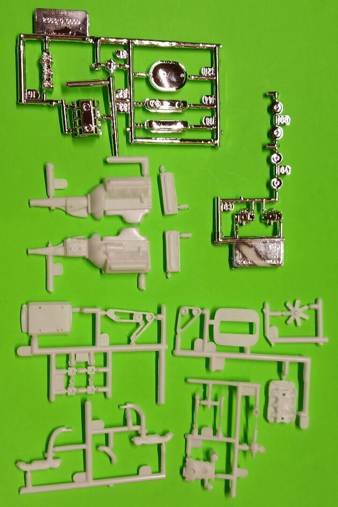 1/24 Revell 1969 Dodge Super Bee 440 Six Pack Engine Model Car Parts  