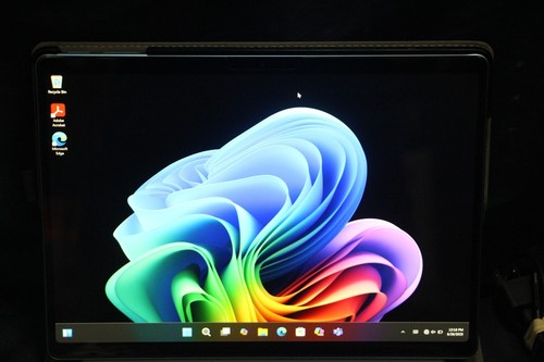 Microsoft Surface Pro 11 2076 13" SnapDragon X Plus 16GB RAM 512GB SSD W11H Blue - Foto 7 di 12