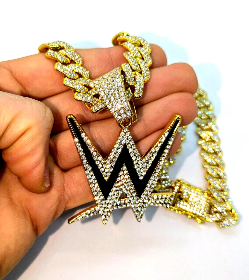 WWE GEM 项链 金色 闪亮 专业摔跤 标志 嘻哈吊坠 & 28 英寸 链条 — 第 3/3 张图片