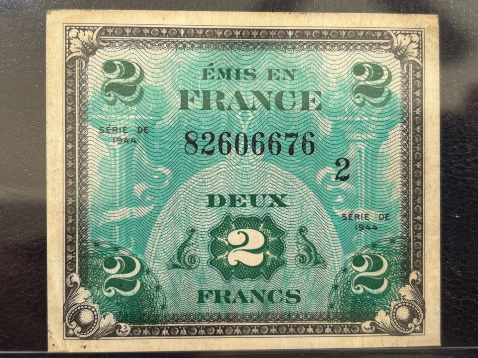 Lote de dos (2) - 1944 Francia 50 y 2 francos emisión Segunda Guerra Mundial billetes de moneda militar Foto 3 de 4