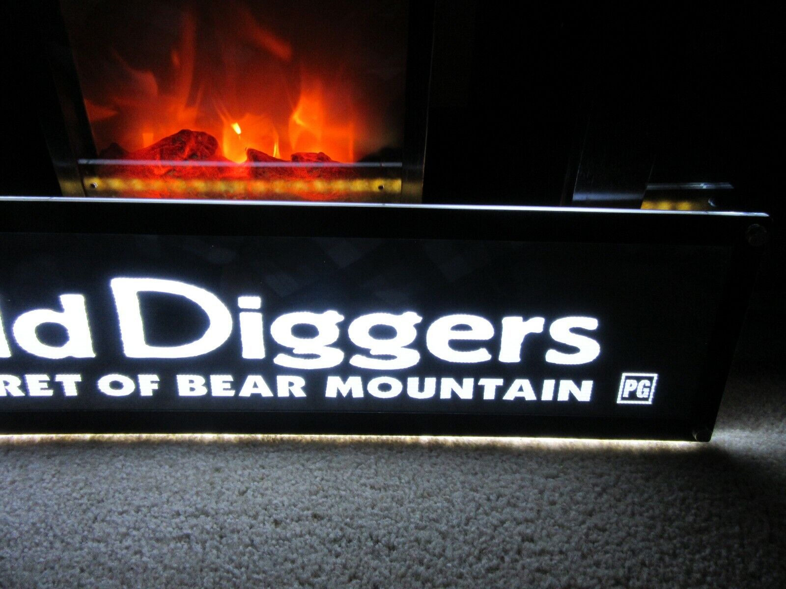  GOLD DIGGERS: The Secret of Bear Mountain - 27x40