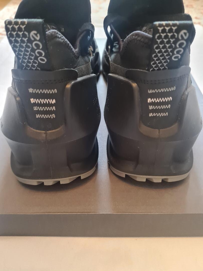 ecco mens trainers sale