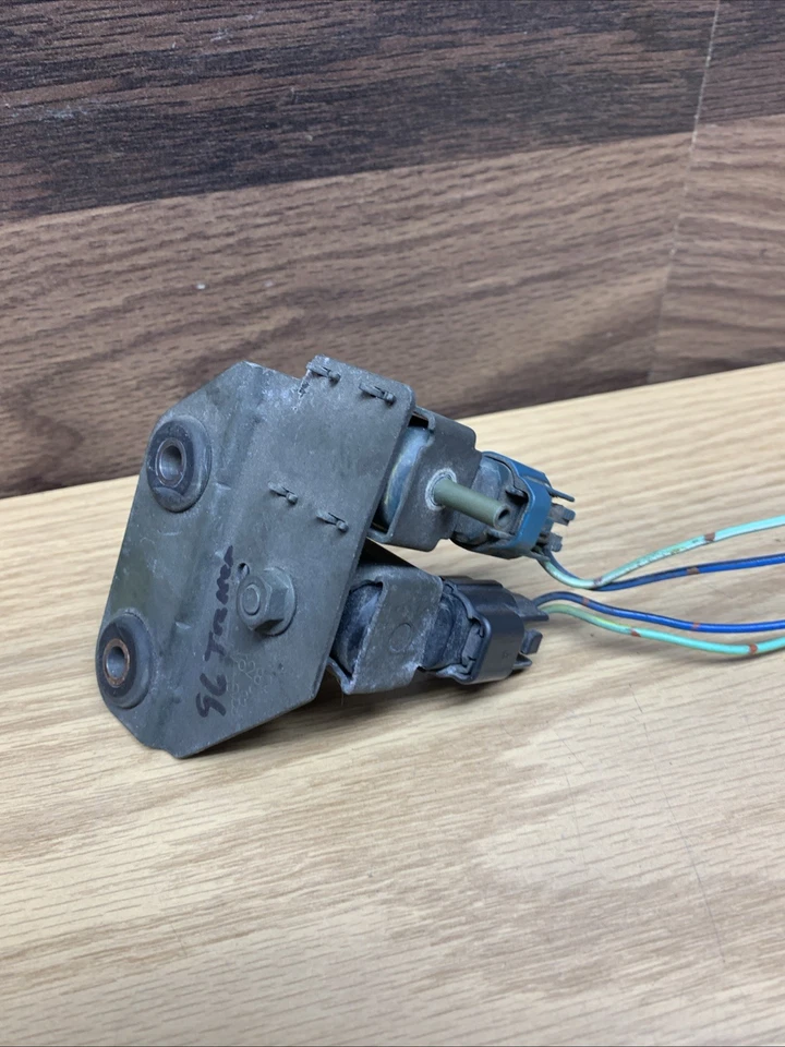 92-98 SUZUKI SIDEKICK Geo Tracker EGR FPR VACUUM SOLENOID PURGE VALVE VSV - Image 4 of 4