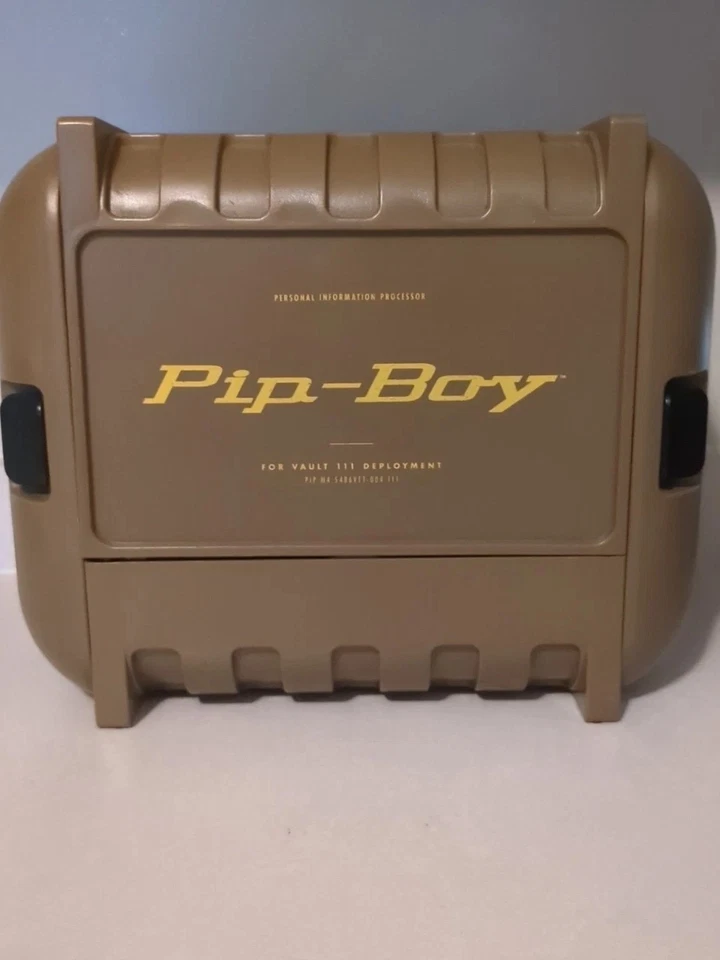 Pip-Boy edición limitada Vault-TEC para Vault 111 despliegue Fallout SIN JUEGO Foto 2 de 4