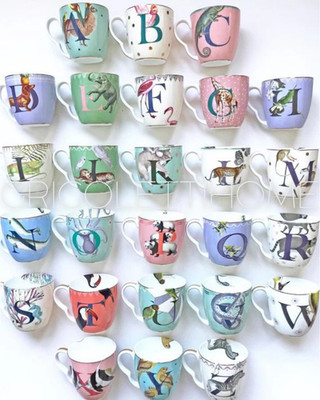 Yvonne Ellen Alphabet Tasse Mug   Buchstabe A V   Bone China
