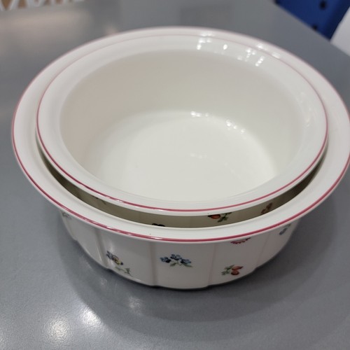 Villeroy & Boch Petite Fleur Serving Bowl Soufflé 10" and 8 3/4” Lg Flair Rim - Picture 13 of 13