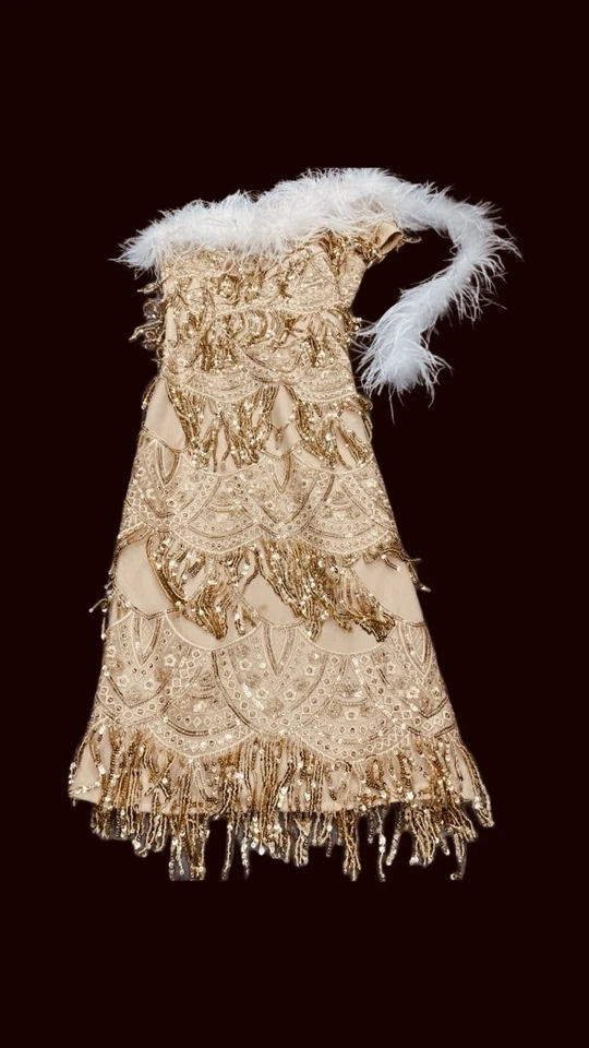 Vestido de lentejuelas y plumas de avestruz talla S 4-6 📦 Foto 2 de 4
