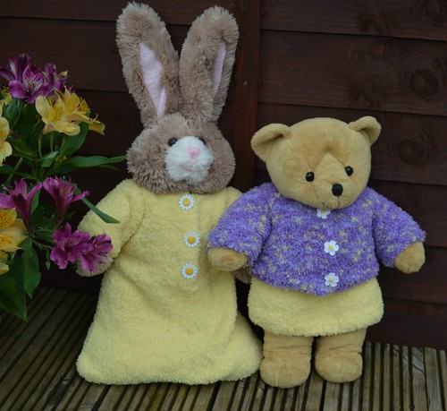 Knitting pattern Girl Teddy Bear clothes, King Cole Cuddles Sirdar Snowflake DK - Picture 6 of 12