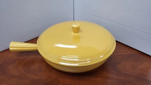 Fiesta Ware Original Yellow French Casserole Dish w/Lid  - nearly flawless
