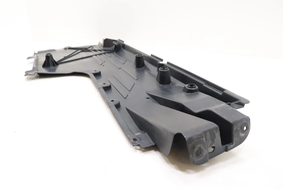 Cadillac CT5 2020-2025 deflector de aire lado izquierdo debajo de la carrocería protector contra salpicaduras OEM Foto 3 de 4