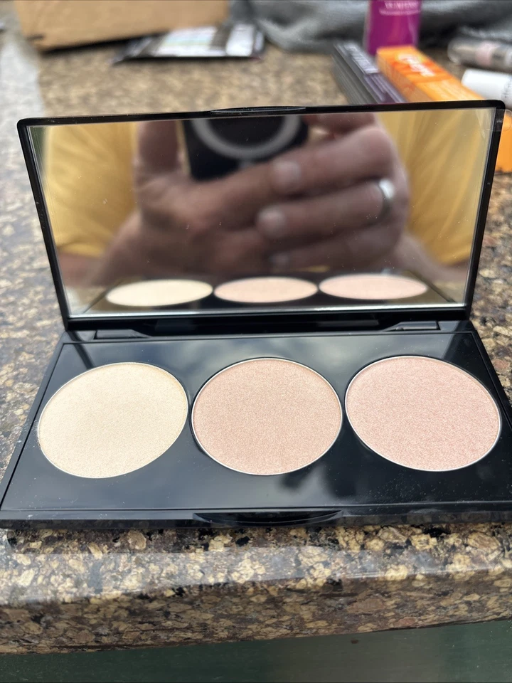 Smashbox Spotlight Palette Pearl Highlighter 8.61g - Brand New - Image 3 of 4