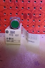 Allen Bradley AB 800MR-A1AK Flush Green Push Button Unit Momentary 1NO 1NC NEW