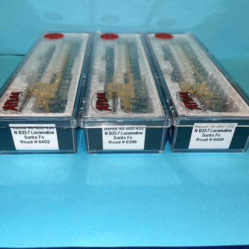 New! N-Scale Atlas B23-7 Santa Fe 3-Pack - Picture 5 of 5