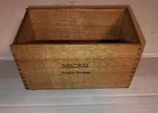 Macabi Double Corona DOvetail Wood Cigar Box