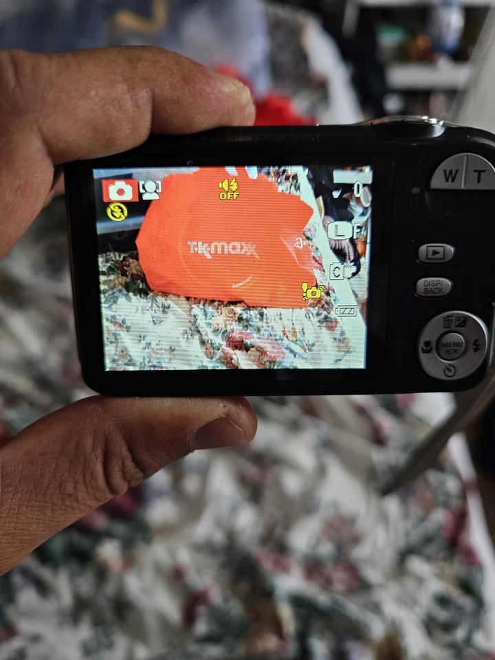 Fujifilm FinePix JV200, photo 2 of 5
