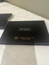 ANASTASIA BEVERLY HILLS Contour Kit - Light to Medium